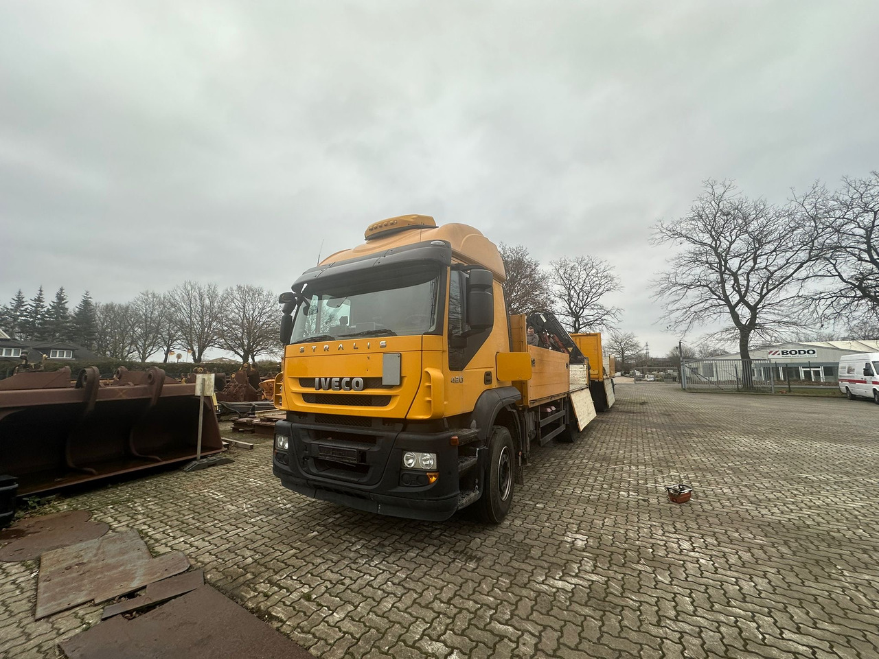 IVECO STRALIS 420 truck open box with TEREX loading crane 290.2E-A3 - Pacēlājs ar āķi, Kravas auto ar manipulatoru: foto 3 IVECO STRALIS 420 truck open box with TEREX loading crane 290.2E-A3 - Pacēlājs ar āķi, Kravas auto ar manipulatoru: foto 3