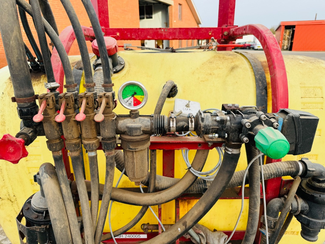 Kverneland UN-1350 - Kombains: foto 5 Kverneland UN-1350 - Kombains: foto 5