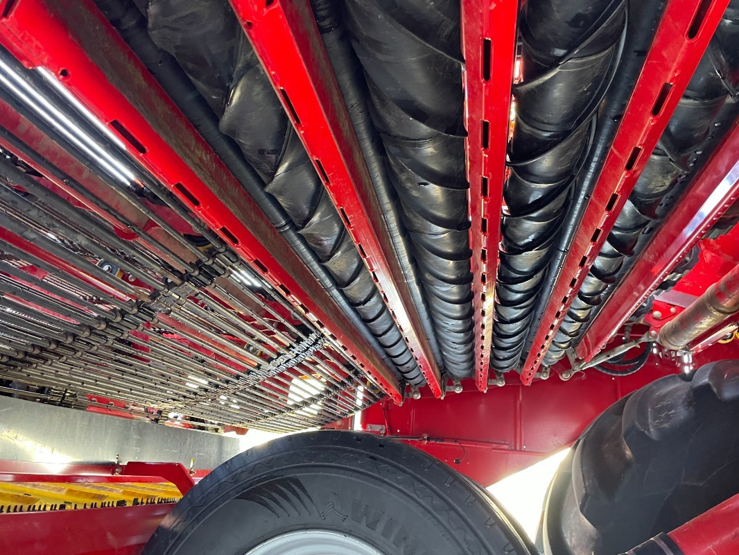 Grimme VARITRON 470 MS GEN III - Kombains: foto 3 Grimme VARITRON 470 MS GEN III - Kombains: foto 3