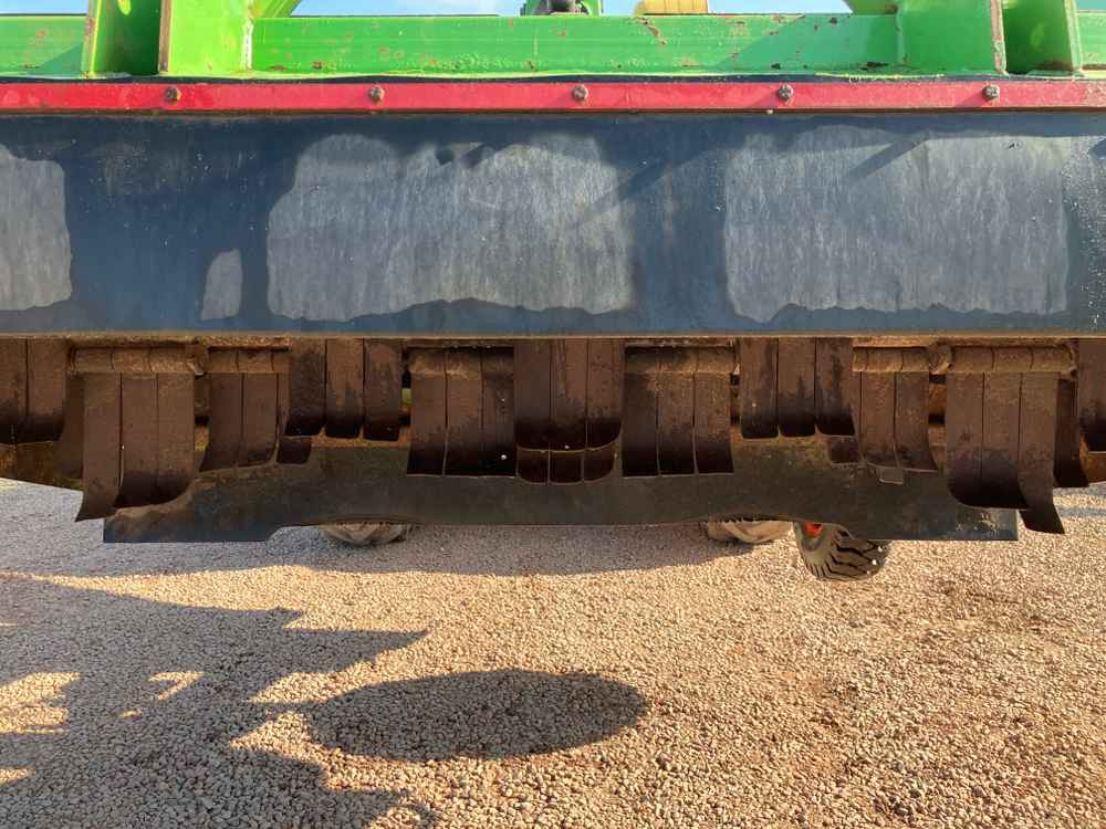 Baselier Baselier 2LKA190 2 Row Front Mounted Potato Topper - Kombains: foto 3 Baselier Baselier 2LKA190 2 Row Front Mounted Potato Topper - Kombains: foto 3