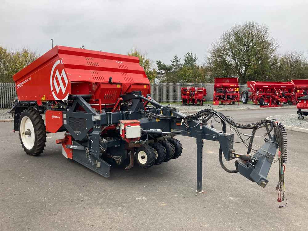 Dewulf Dewulf, MS 2000 RS, 2 Row, Trailed, Belt, Potato Planter - Kombains: foto 1 Dewulf Dewulf, MS 2000 RS, 2 Row, Trailed, Belt, Potato Planter - Kombains: foto 1