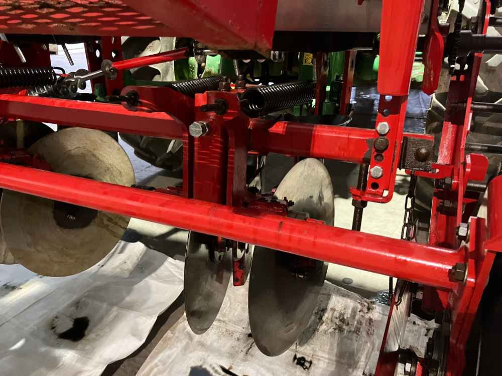 Grimme Grimme FA / FDS, Front Mounted Fertiliser Aplicator - Kombains: foto 4 Grimme Grimme FA / FDS, Front Mounted Fertiliser Aplicator - Kombains: foto 4