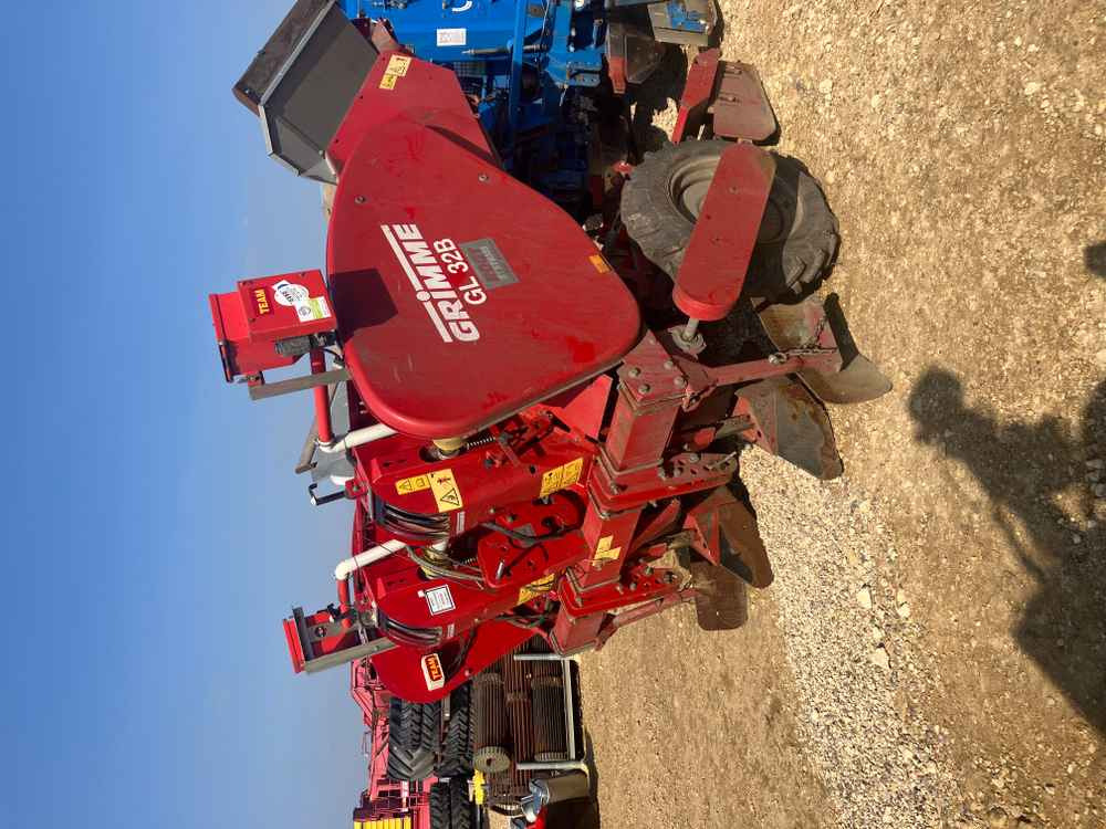 Grimme Grimme GL 32 B, 2 Row, Cup, Potato Planter - Kombains: foto 1 Grimme Grimme GL 32 B, 2 Row, Cup, Potato Planter - Kombains: foto 1