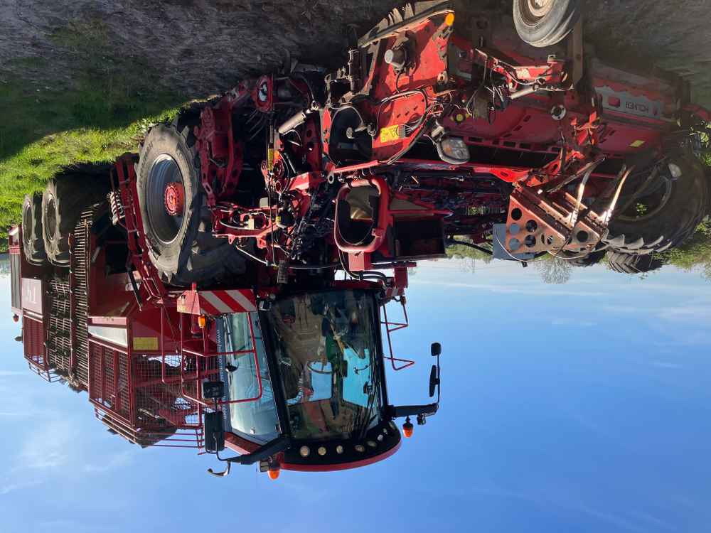 Holmer Holmer T4-40 Self-Propelled Sugarbeet Harvester - Augsnes apstrādes tehnika: foto 1 Holmer Holmer T4-40 Self-Propelled Sugarbeet Harvester - Augsnes apstrādes tehnika: foto 1