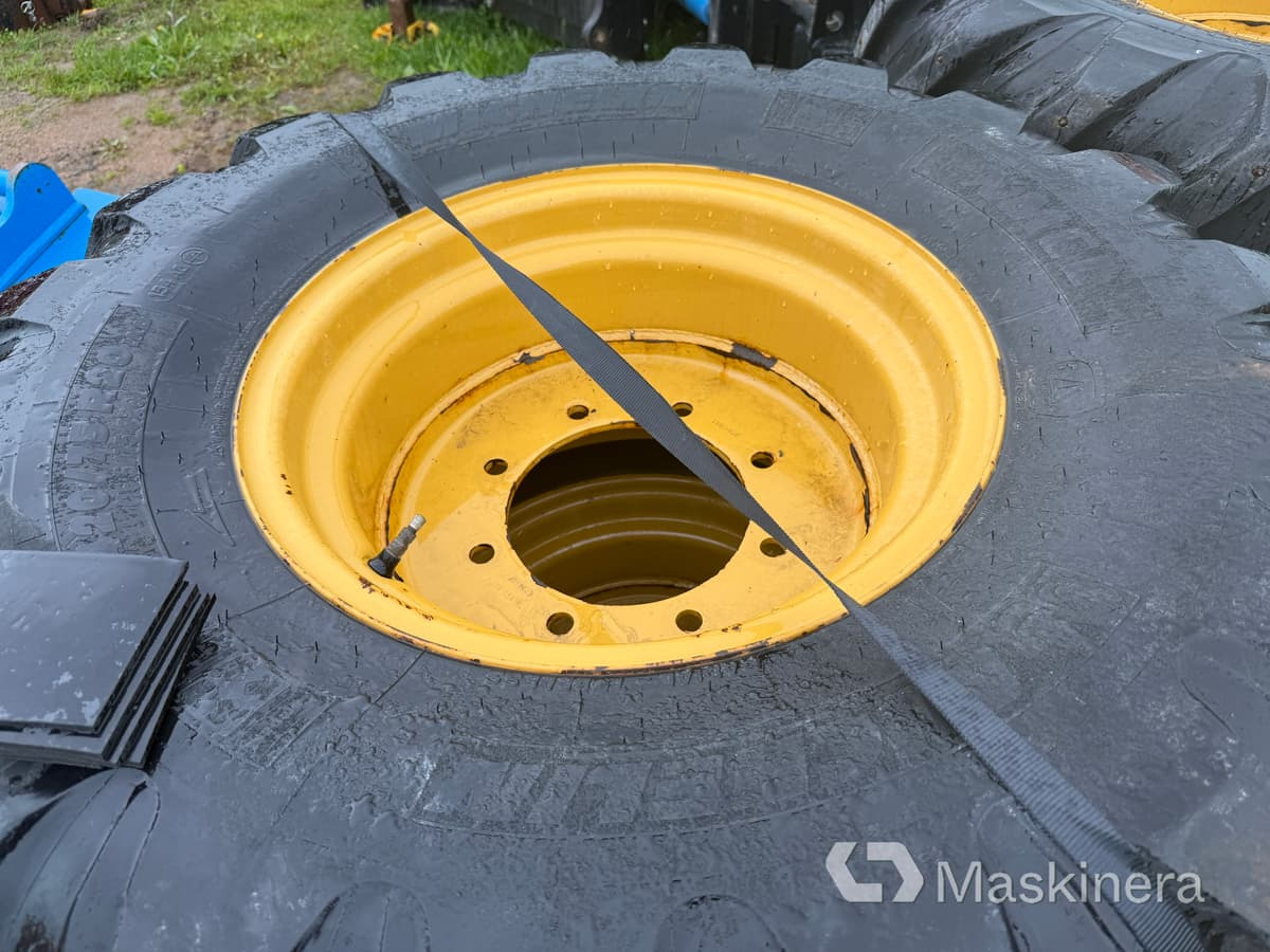 4 twindäck på fälg 420/75R20 - Ritenis: foto 4 4 twindäck på fälg 420/75R20 - Ritenis: foto 4