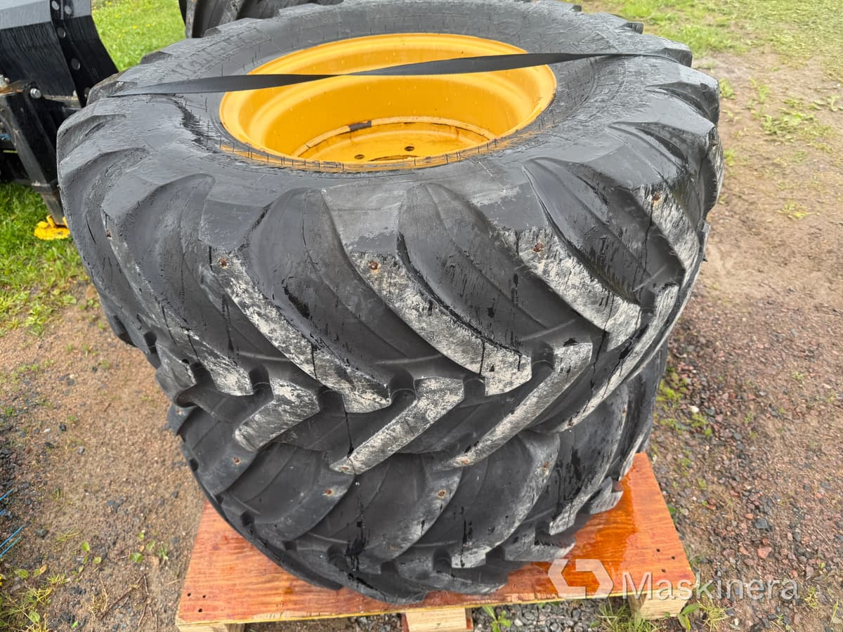 4 twindäck på fälg 420/75R20 - Ritenis: foto 2 4 twindäck på fälg 420/75R20 - Ritenis: foto 2