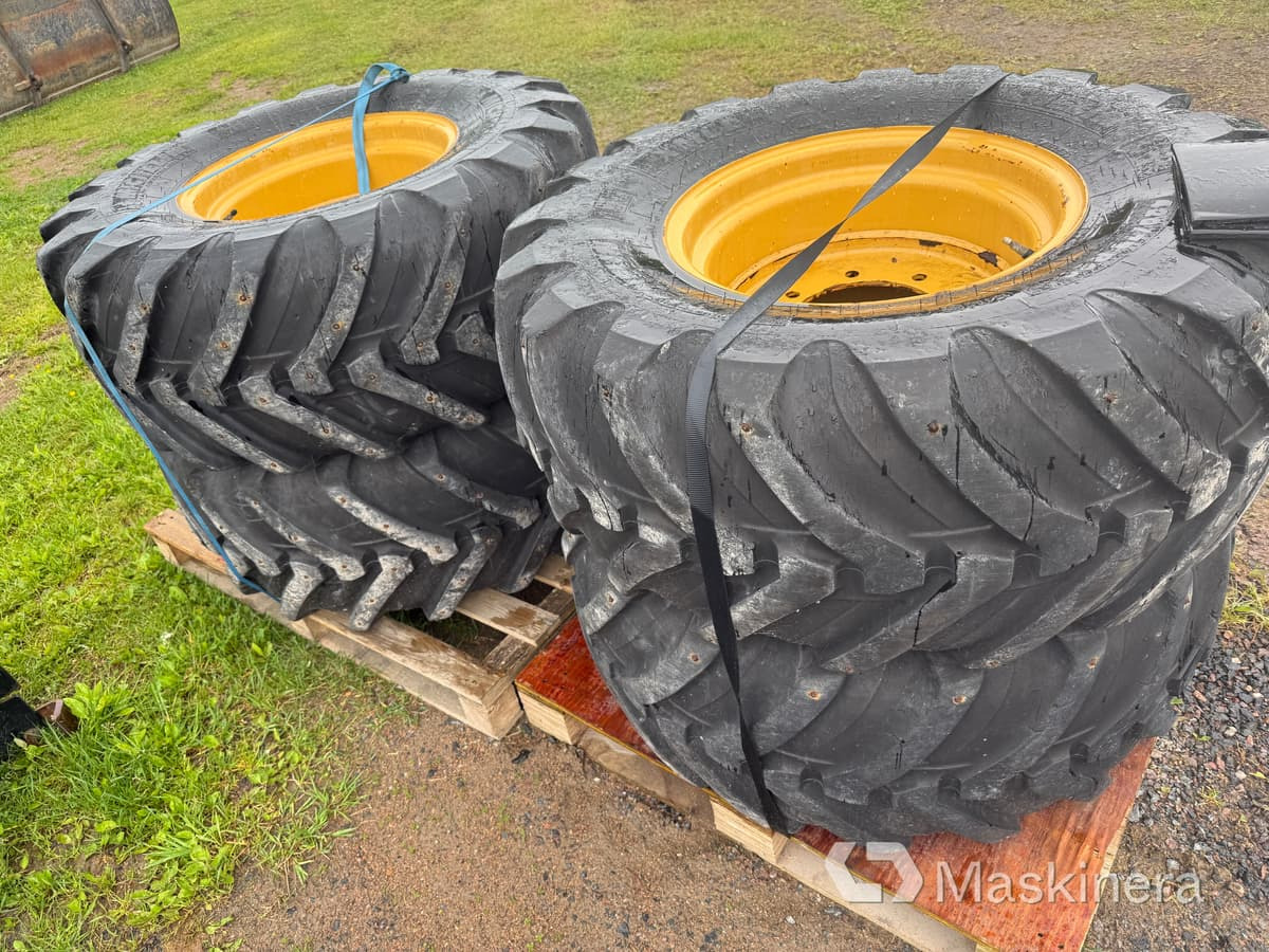 4 twindäck på fälg 420/75R20 - Ritenis: foto 1 4 twindäck på fälg 420/75R20 - Ritenis: foto 1