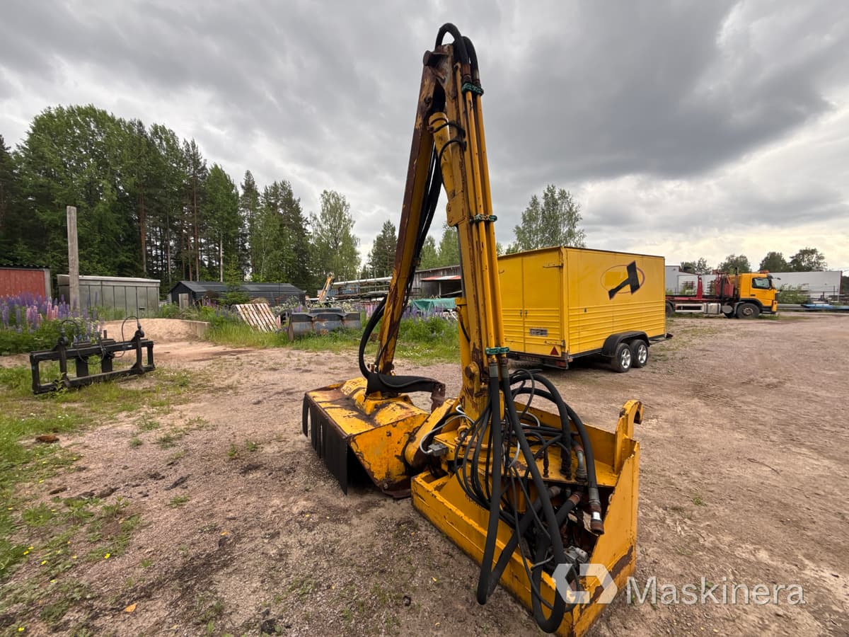 Armklippare Epoke LH 46 (rep.objekt) - Smalcinātājs ar sānu nobīdi: foto 4 Armklippare Epoke LH 46 (rep.objekt) - Smalcinātājs ar sānu nobīdi: foto 4