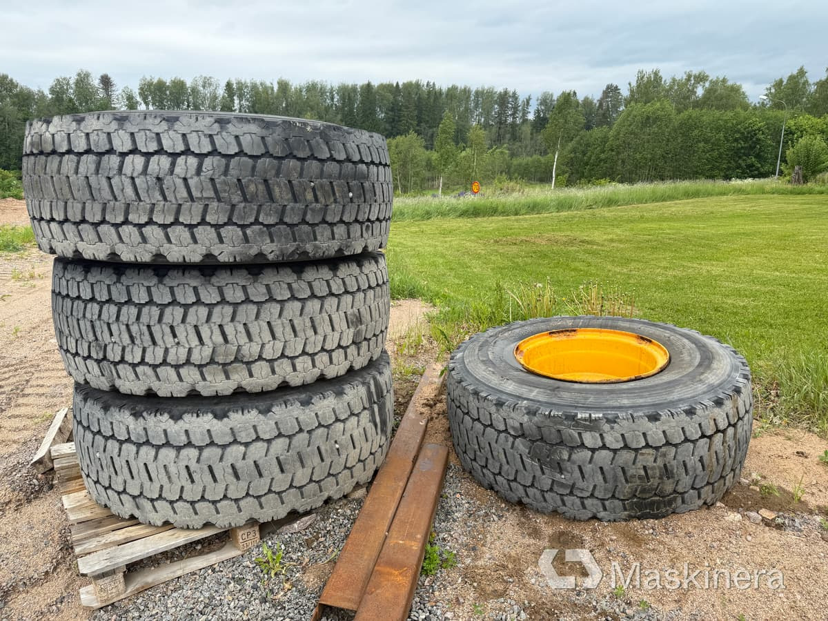 Bridgestone v steel snow 4 st entreprenad däck på fälg 20.5R25 - Ritenis - Celtniecības tehnika: foto 2 Bridgestone v steel snow 4 st entreprenad däck på fälg 20.5R25 - Ritenis - Celtniecības tehnika: foto 2