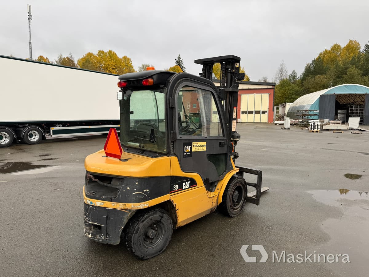 Dieseltruck CAT DP30N - Dīzeļiekrāvējs: foto 5 Dieseltruck CAT DP30N - Dīzeļiekrāvējs: foto 5