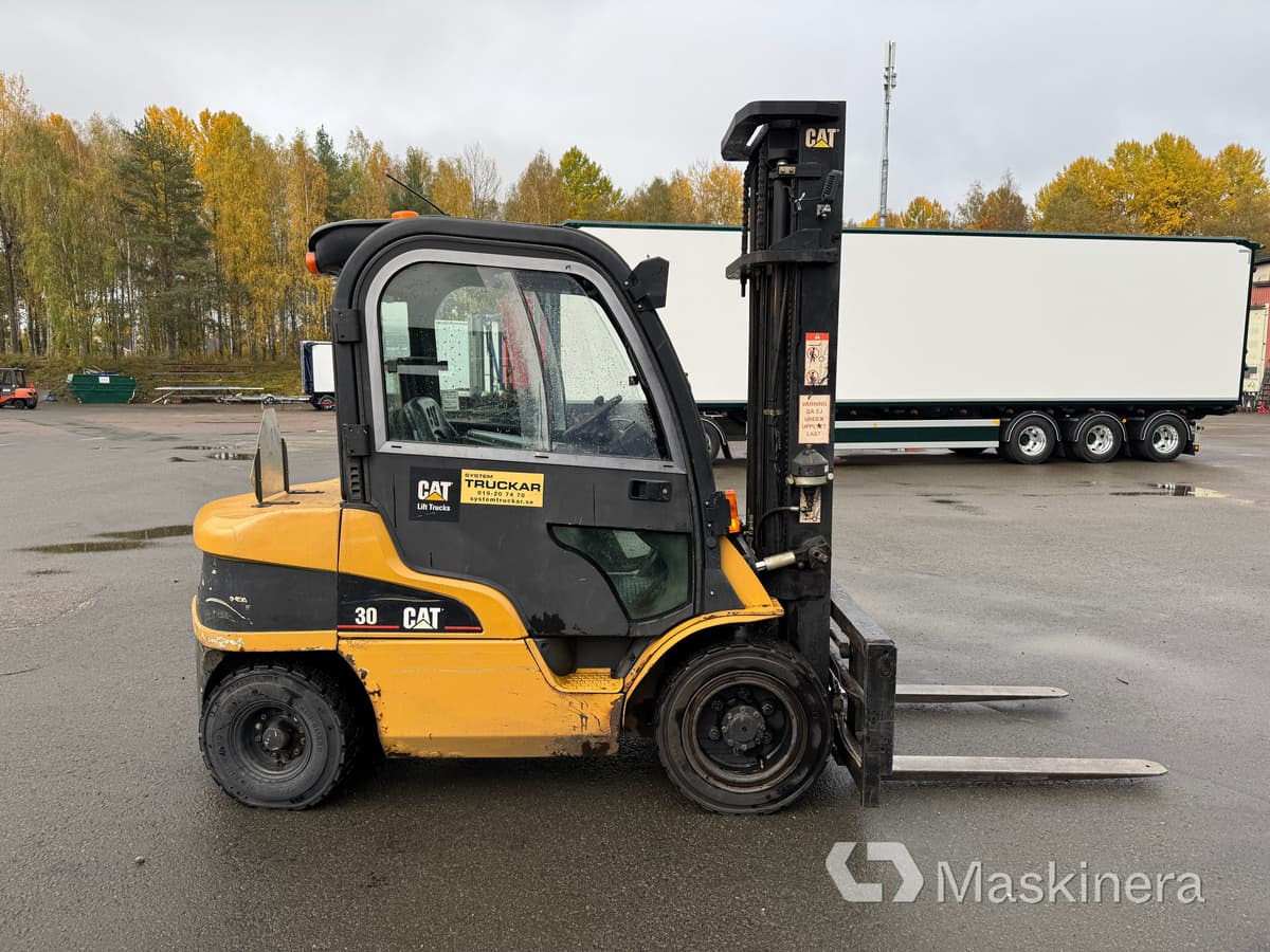 Dieseltruck CAT DP30N - Dīzeļiekrāvējs: foto 4 Dieseltruck CAT DP30N - Dīzeļiekrāvējs: foto 4