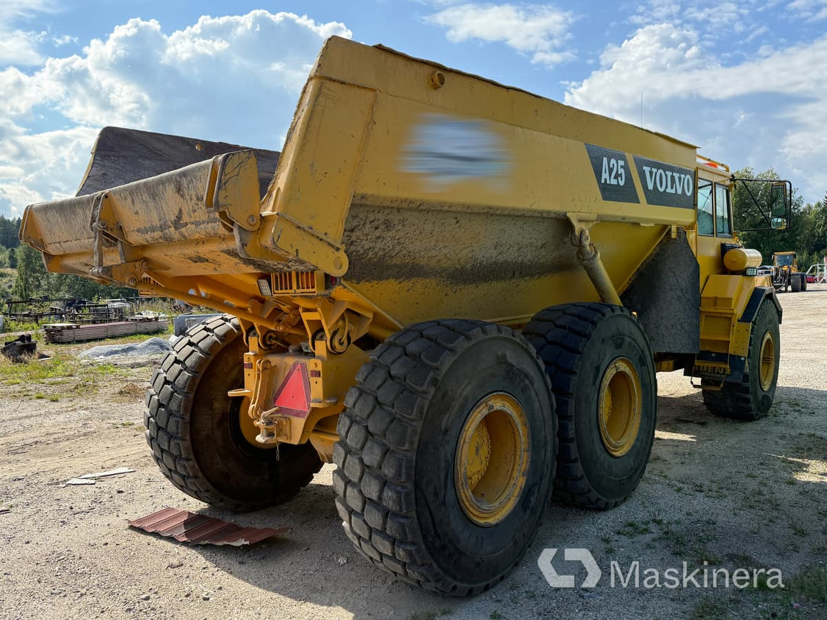 Dumper Volvo A25C - Artikulētias pašizgāzējs: foto 5 Dumper Volvo A25C - Artikulētias pašizgāzējs: foto 5