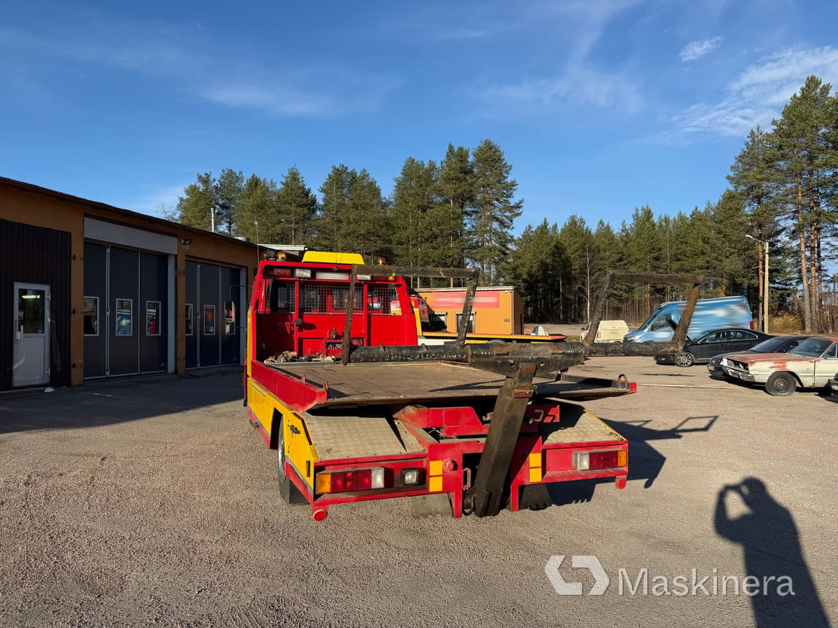 Flakbärgare Volvo FL 611 - Auto evakuators: foto 4 Flakbärgare Volvo FL 611 - Auto evakuators: foto 4