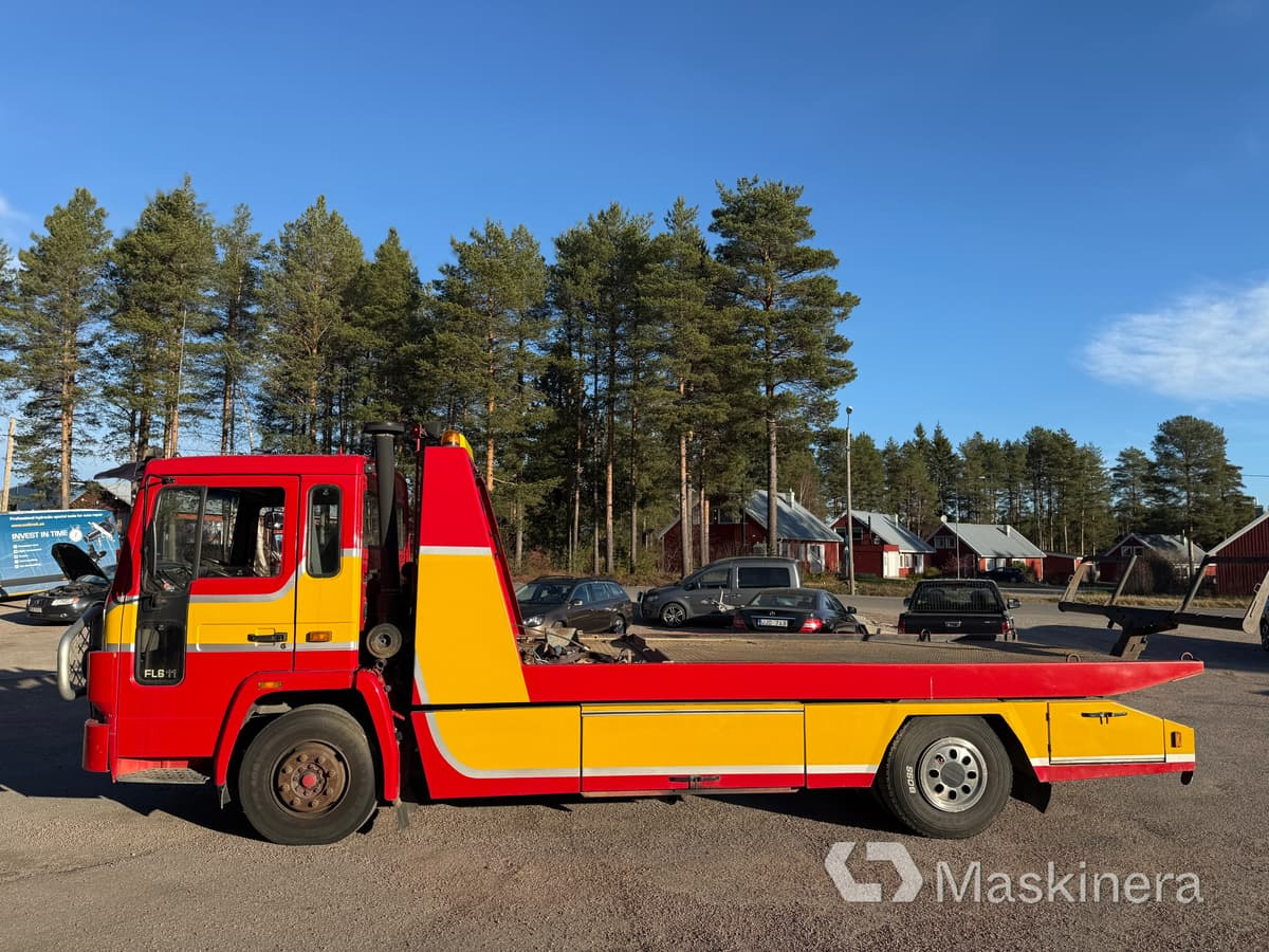 Flakbärgare Volvo FL 611 - Auto evakuators: foto 2 Flakbärgare Volvo FL 611 - Auto evakuators: foto 2