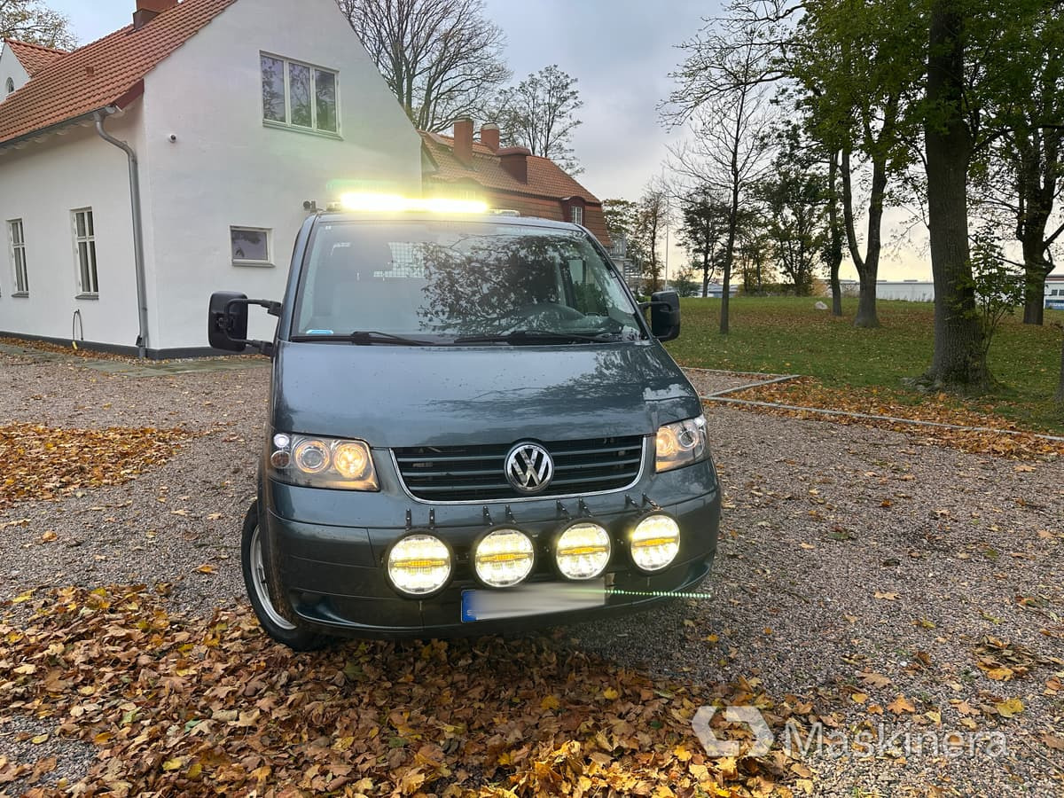 Flakbil Volkswagen Transporter dubbelhytt - Mazs furgons: foto 2 Flakbil Volkswagen Transporter dubbelhytt - Mazs furgons: foto 2