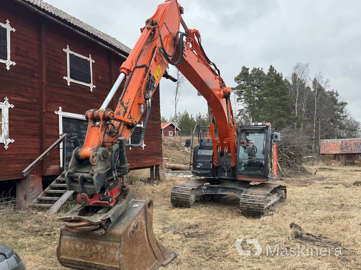 Grävmaskin Hitachi ZX225USLC-5B med redskap - Kāpurķēžu ekskavators: foto 2 Grävmaskin Hitachi ZX225USLC-5B med redskap - Kāpurķēžu ekskavators: foto 2