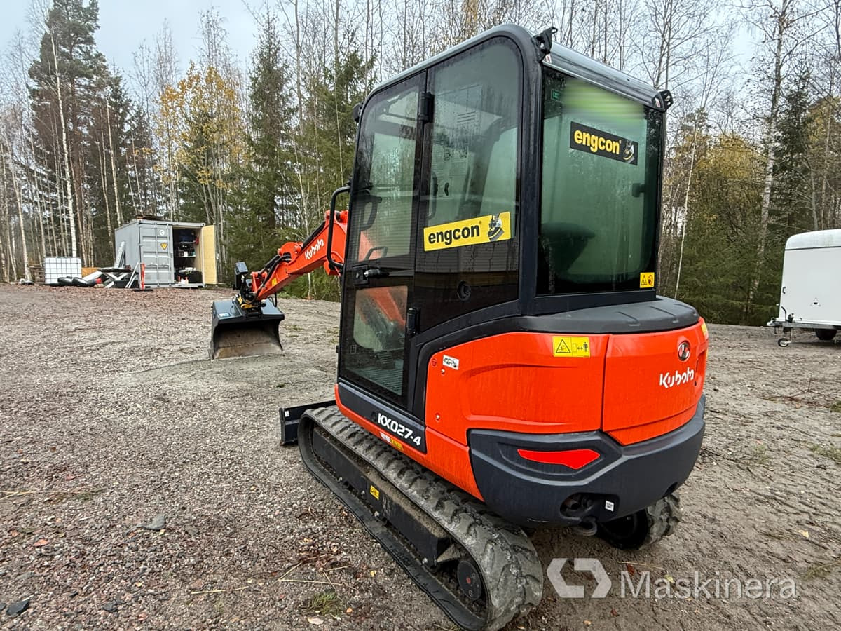 Grävmaskin Kubota KX027-4 med många redskap - Kāpurķēžu ekskavators: foto 4 Grävmaskin Kubota KX027-4 med många redskap - Kāpurķēžu ekskavators: foto 4