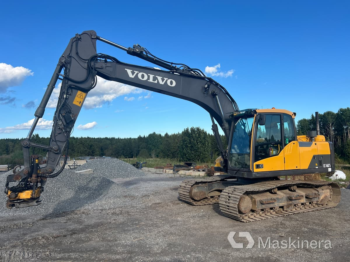 Grävmaskin Volvo EC160DL - Kāpurķēžu ekskavators: foto 1 Grävmaskin Volvo EC160DL - Kāpurķēžu ekskavators: foto 1