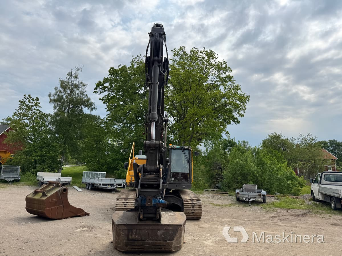 Grävmaskin Volvo EC250E med redskap - Kāpurķēžu ekskavators: foto 2 Grävmaskin Volvo EC250E med redskap - Kāpurķēžu ekskavators: foto 2
