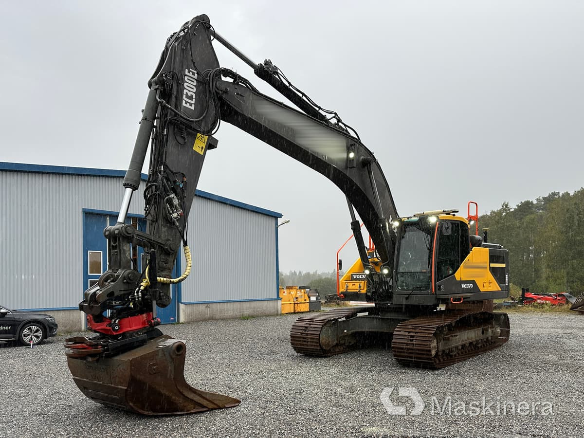 Grävmaskin Volvo EC300EL med maskinstyrning - Kāpurķēžu ekskavators: foto 1 Grävmaskin Volvo EC300EL med maskinstyrning - Kāpurķēžu ekskavators: foto 1