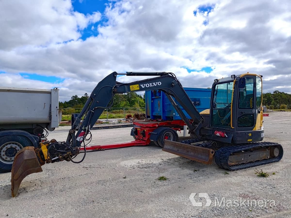 Grävmaskin Volvo ECR58D - Kāpurķēžu ekskavators: foto 1 Grävmaskin Volvo ECR58D - Kāpurķēžu ekskavators: foto 1