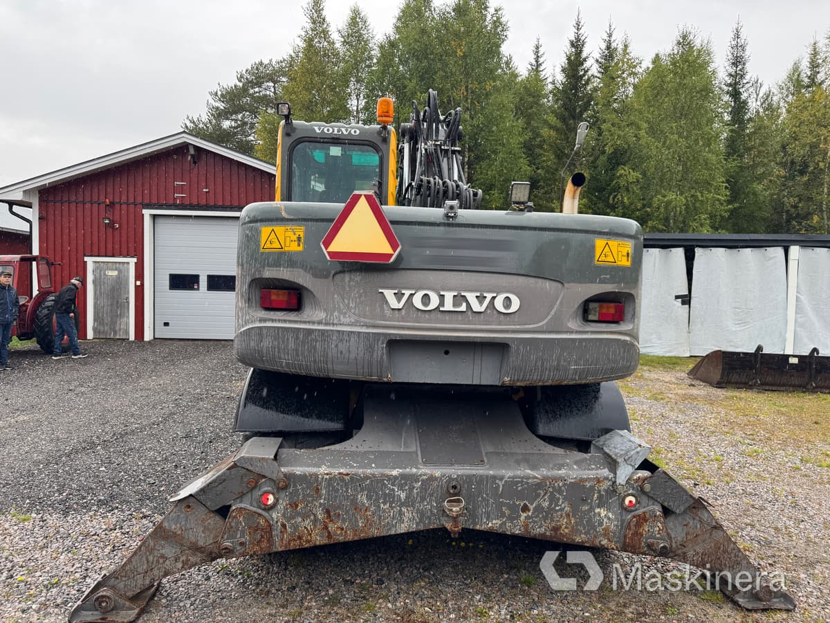 Hjulgrävare Volvo EW160B med tillbehör - Kāpurķēžu ekskavators: foto 4 Hjulgrävare Volvo EW160B med tillbehör - Kāpurķēžu ekskavators: foto 4