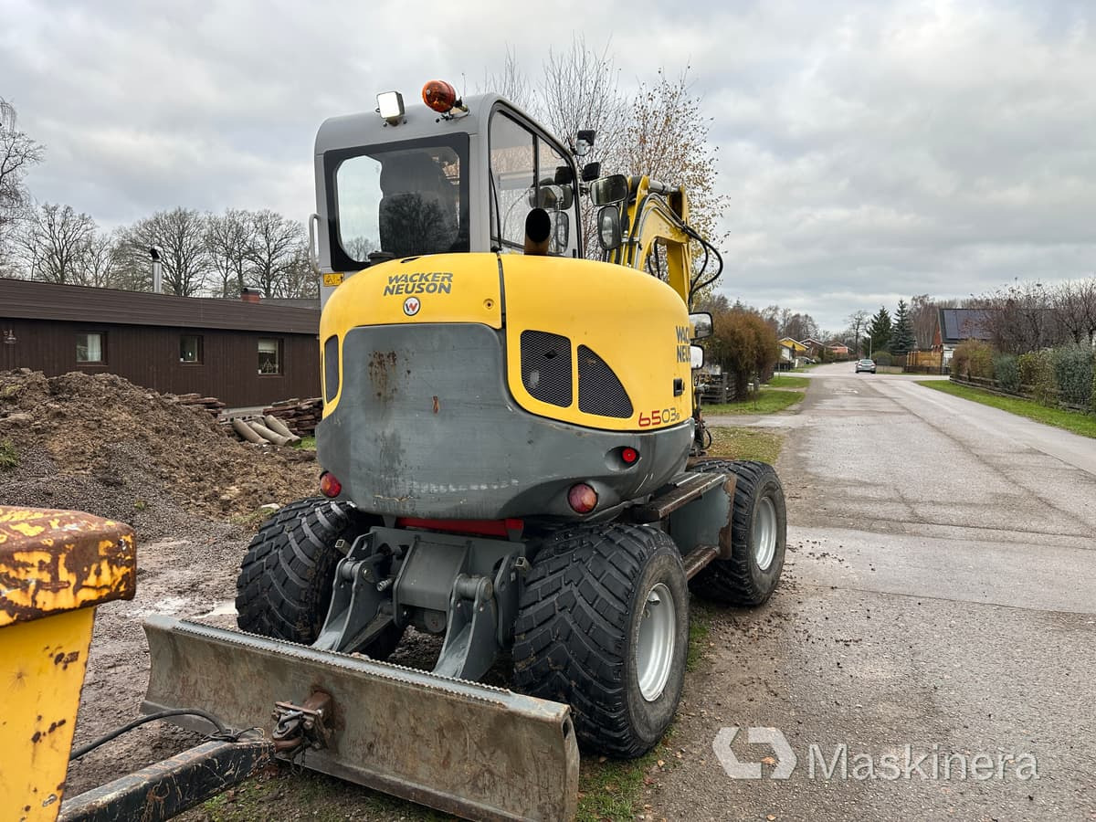 Hjulgrävare Wacker Neuson 6503-2 med vagn & redskap - Kāpurķēžu ekskavators: foto 4 Hjulgrävare Wacker Neuson 6503-2 med vagn & redskap - Kāpurķēžu ekskavators: foto 4