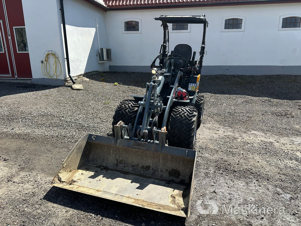 Hjullastare Giant G2200 X-TRA HD+ - Riteņu iekrāvējs: foto 2 Hjullastare Giant G2200 X-TRA HD+ - Riteņu iekrāvējs: foto 2