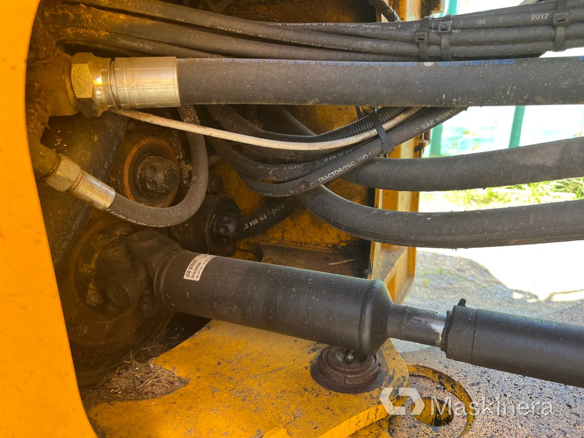 Riteņu iekrāvējs Hjullastare JCB 435S (Reparationsobjekt): foto 46