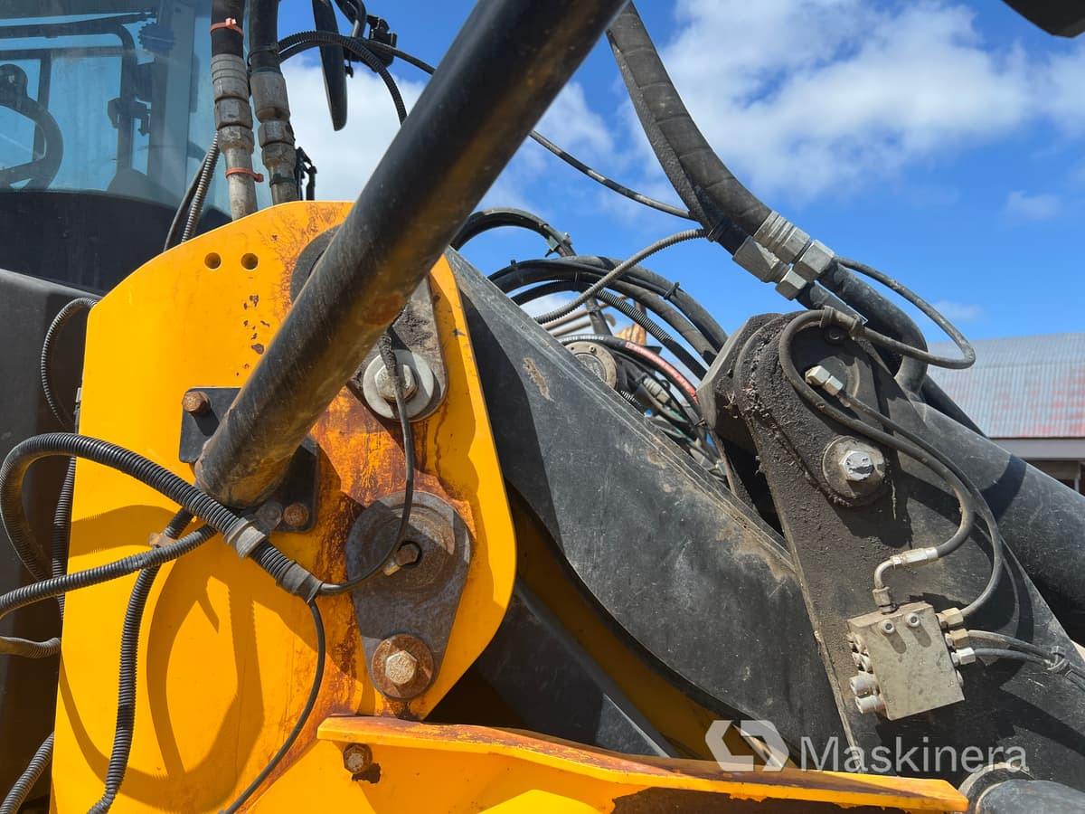 Riteņu iekrāvējs Hjullastare JCB 435S (Reparationsobjekt): foto 47