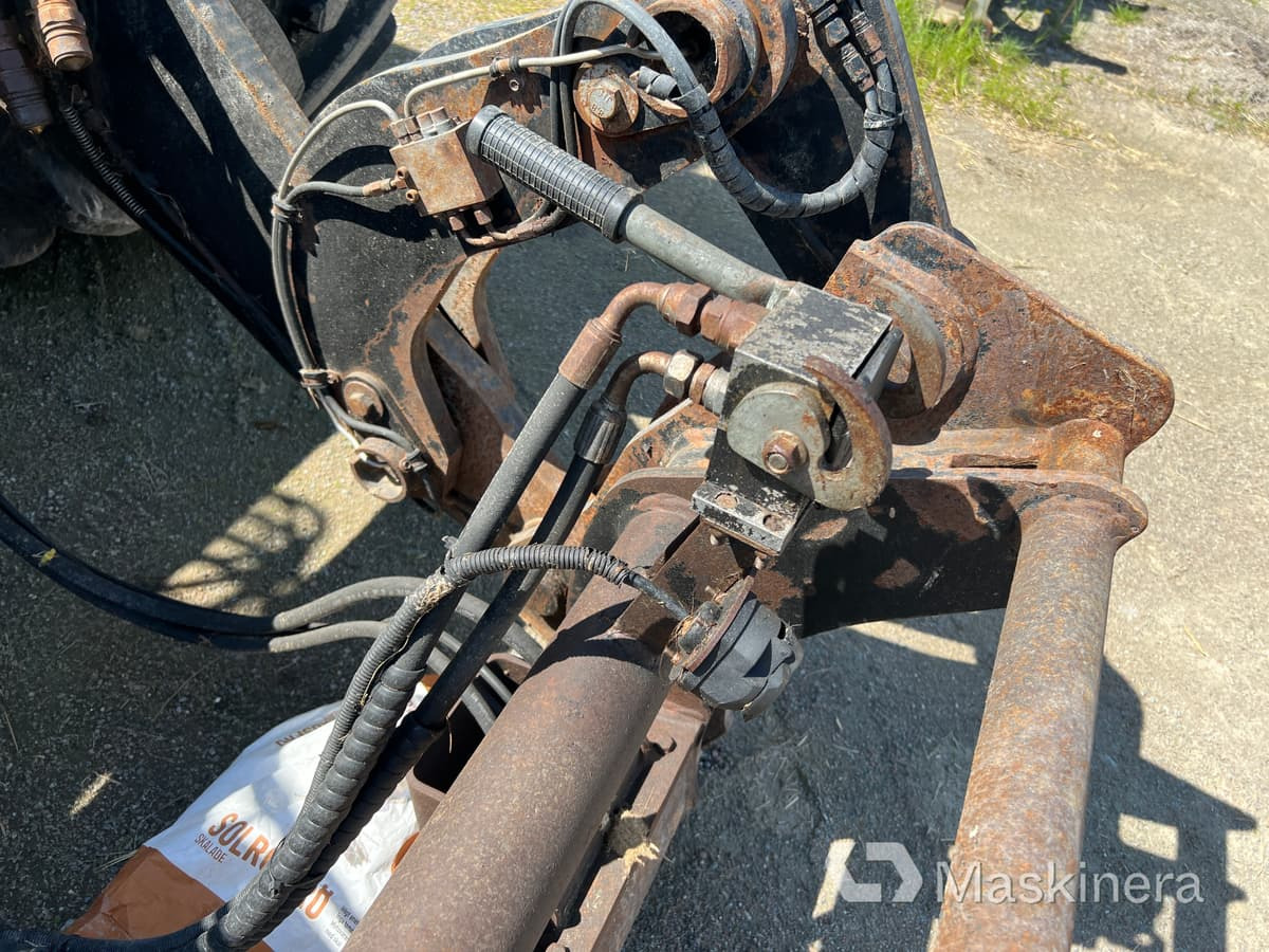 Riteņu iekrāvējs Hjullastare JCB 435S (Reparationsobjekt): foto 22