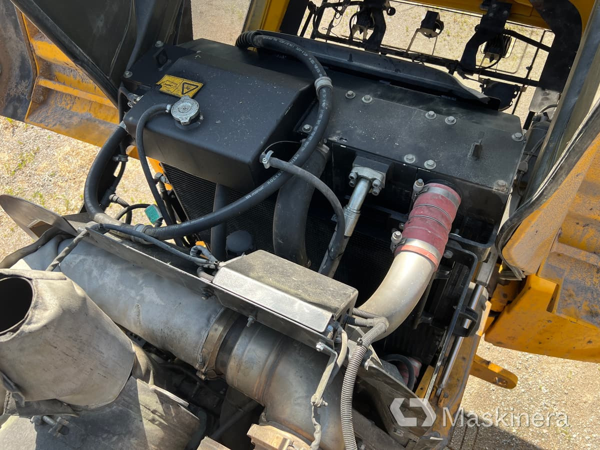 Riteņu iekrāvējs Hjullastare JCB 435S (Reparationsobjekt): foto 50