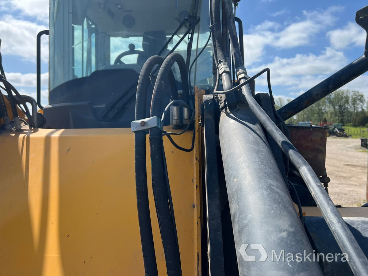 Riteņu iekrāvējs Hjullastare JCB 435S (Reparationsobjekt): foto 27