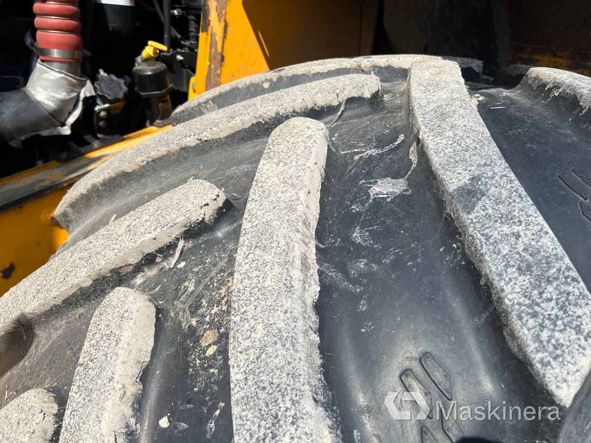 Riteņu iekrāvējs Hjullastare JCB 435S (Reparationsobjekt): foto 16