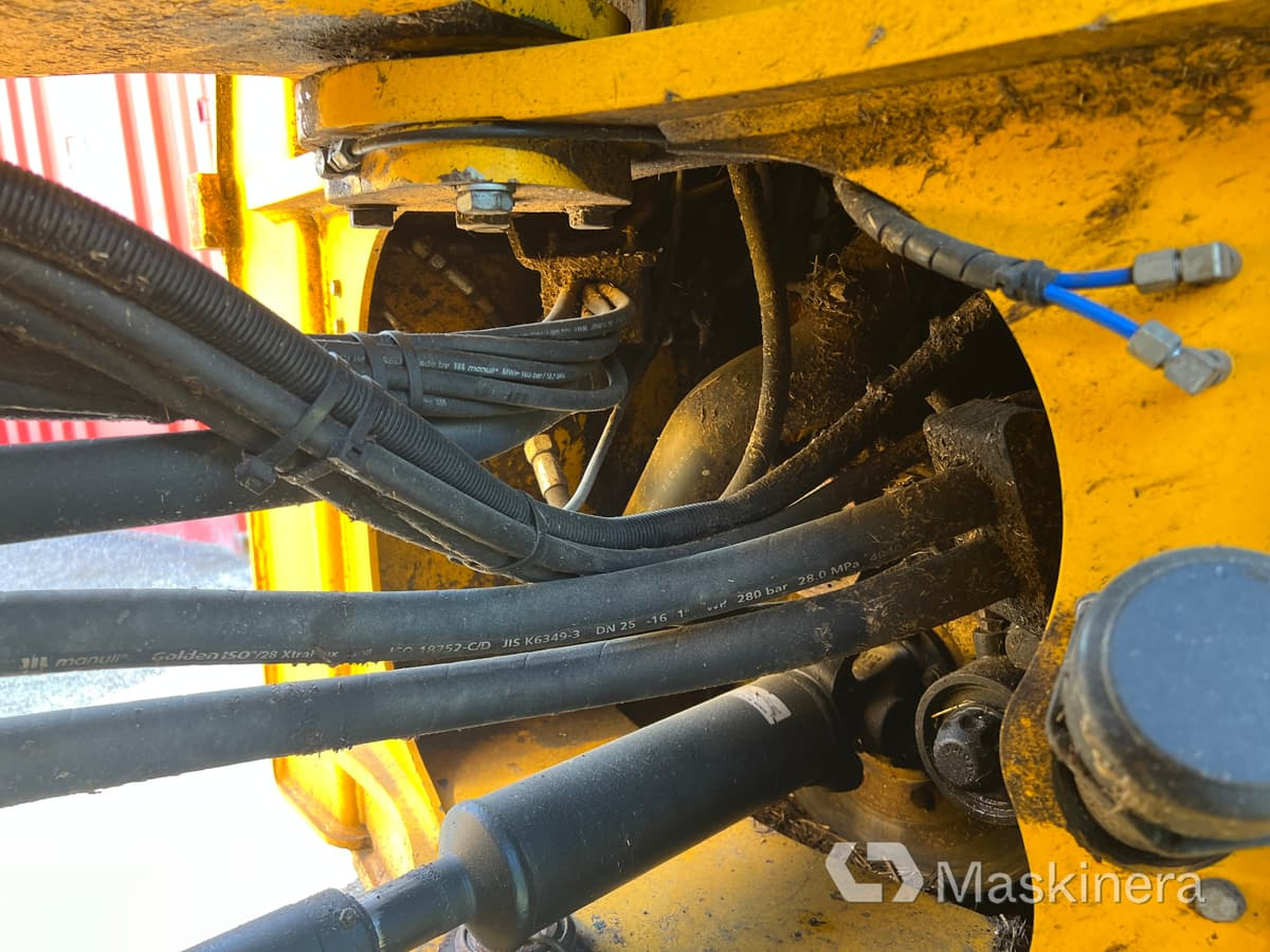 Riteņu iekrāvējs Hjullastare JCB 435S (Reparationsobjekt): foto 32