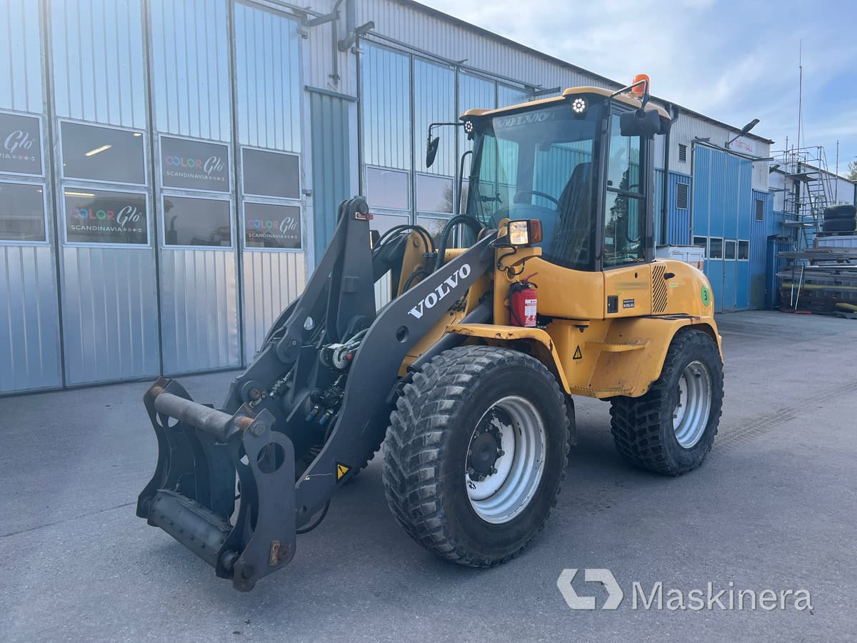 Hjullastare Volvo L35B - Riteņu iekrāvējs: foto 1 Hjullastare Volvo L35B - Riteņu iekrāvējs: foto 1