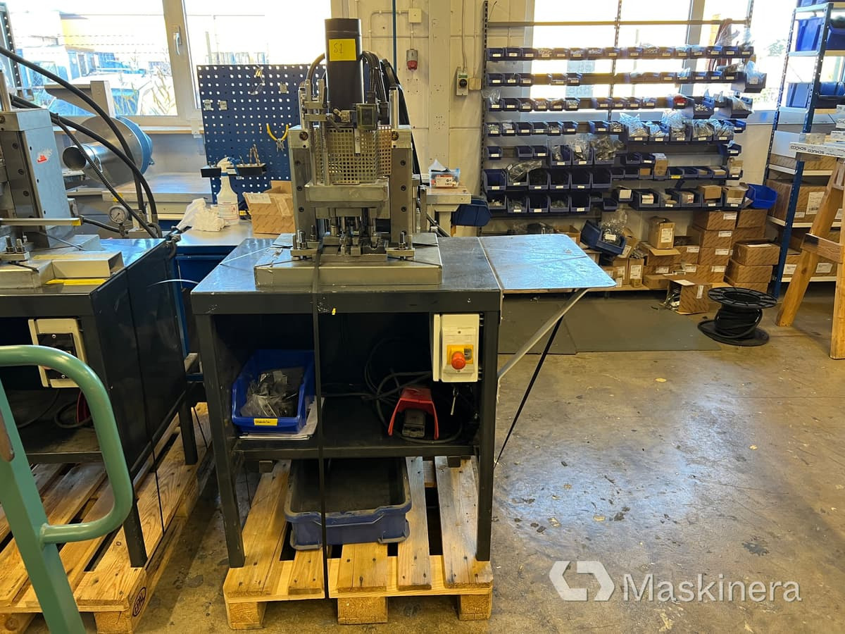 Hydraulisk press Santas Mekaniska DS88 - Locīšanas prese: foto 1 Hydraulisk press Santas Mekaniska DS88 - Locīšanas prese: foto 1