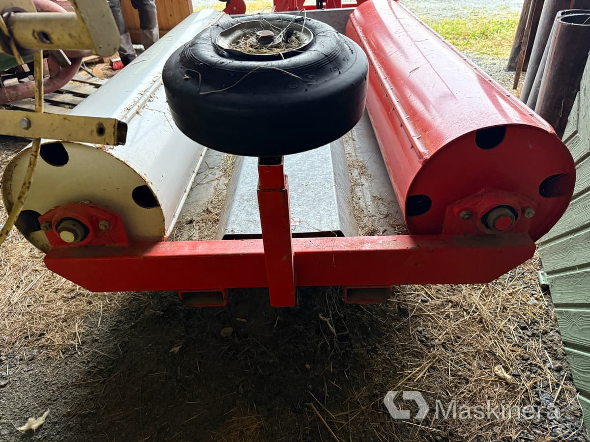 Inplastare Ysta Bale wrap 1600 med sidospakar - Ruļļu ietinējs: foto 5 Inplastare Ysta Bale wrap 1600 med sidospakar - Ruļļu ietinējs: foto 5