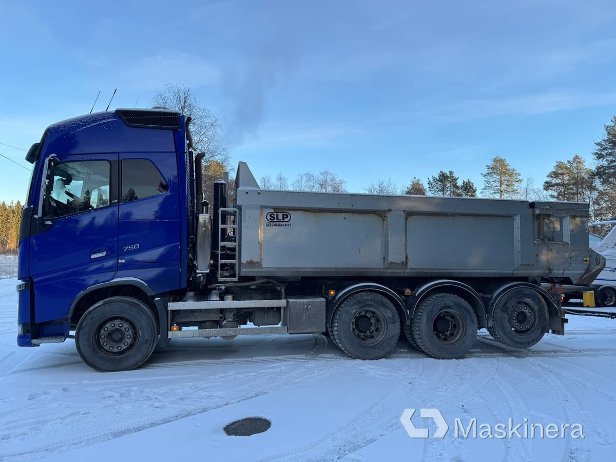 Lastbil Volvo FH16 750 med vagn - Kravas automašīna pašizgāzējs, Multilift/ Būvgružu konteinera piekabe: foto 2 Lastbil Volvo FH16 750 med vagn - Kravas automašīna pašizgāzējs, Multilift/ Būvgružu konteinera piekabe: foto 2