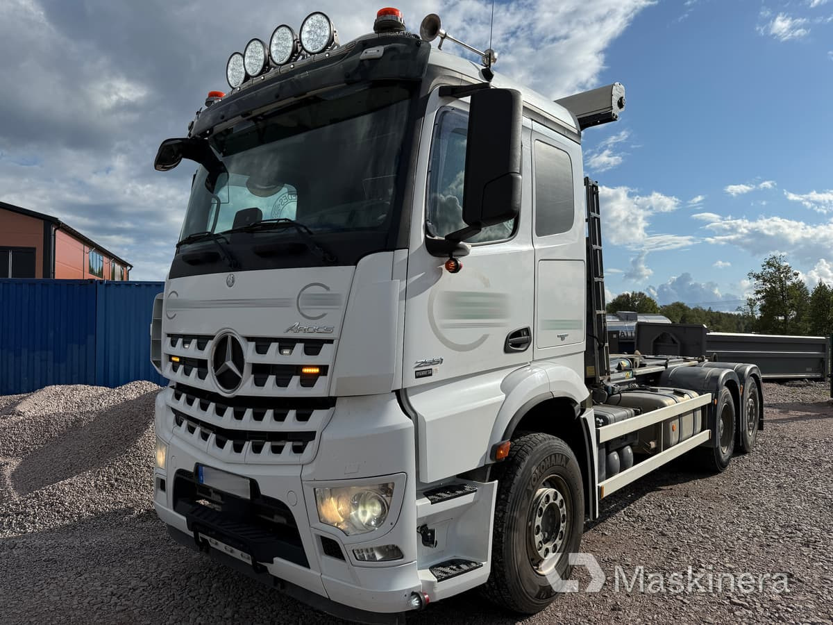 Lastväxlare Mercedes Arocs 2551 - Pacēlājs ar āķi: foto 1 Lastväxlare Mercedes Arocs 2551 - Pacēlājs ar āķi: foto 1
