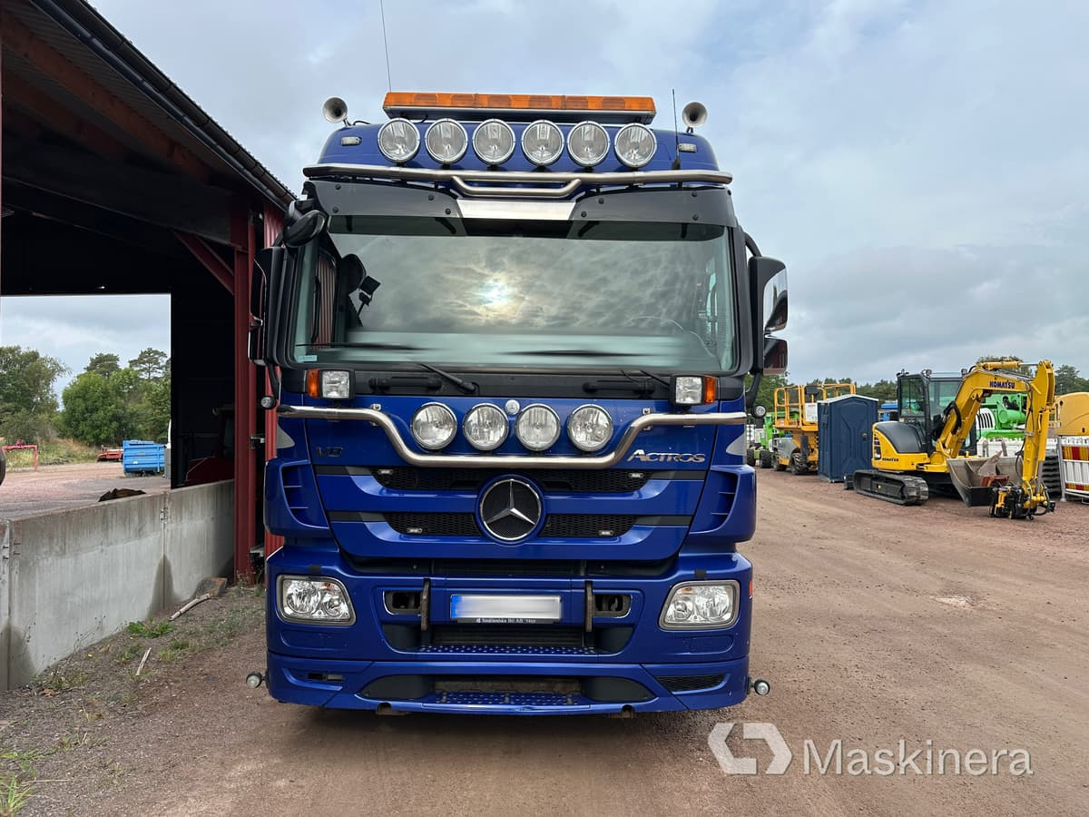 Mercedes Benz 930.24 3260L Krokbil Mercedes Benz 3260L med Cameleont - Pacēlājs ar āķi: foto 2 Mercedes Benz 930.24 3260L Krokbil Mercedes Benz 3260L med Cameleont - Pacēlājs ar āķi: foto 2