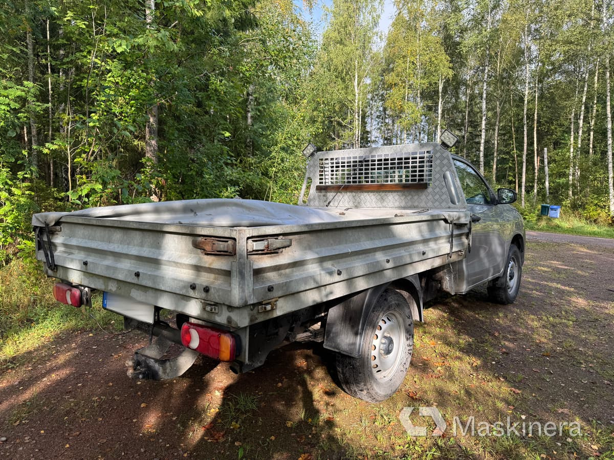 Pickup Toyota Hilux - Mazs furgons: foto 5 Pickup Toyota Hilux - Mazs furgons: foto 5