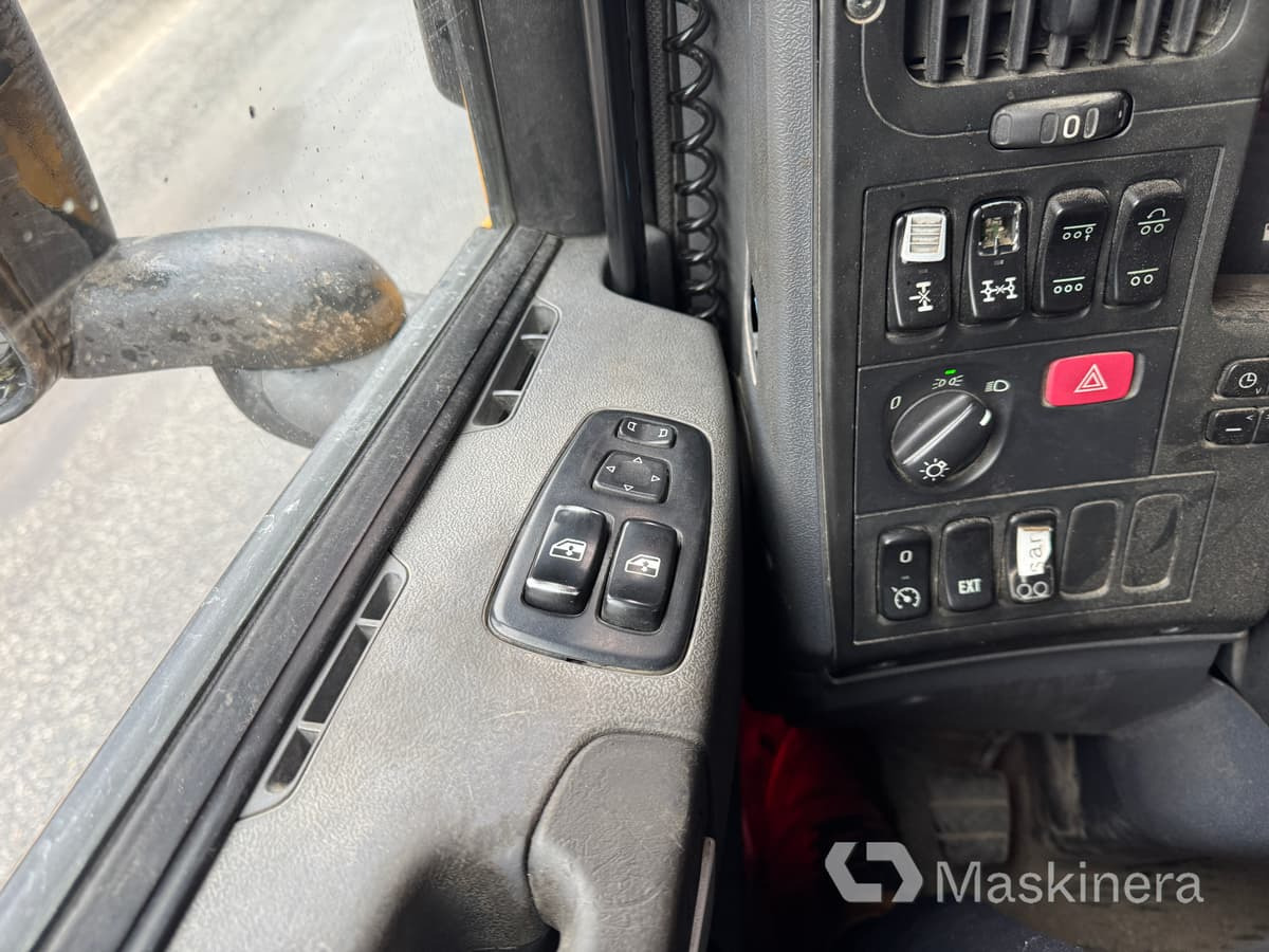 Kravas automašīna pašizgāzējs Scania R500LB8X4*4HHA Kassett bil Scania R500 tridem med vagn: foto 19