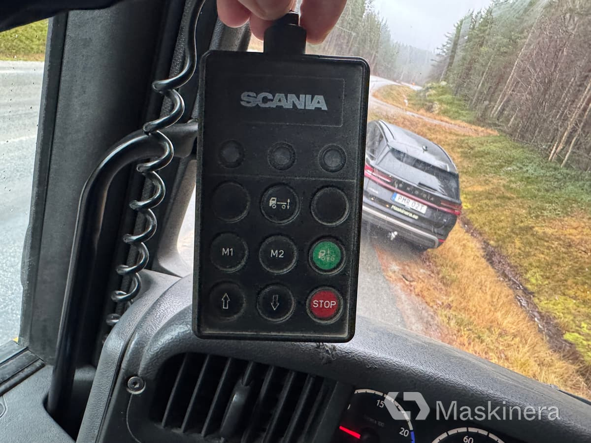 Kravas automašīna pašizgāzējs Scania R500LB8X4*4HHA Kassett bil Scania R500 tridem med vagn: foto 30