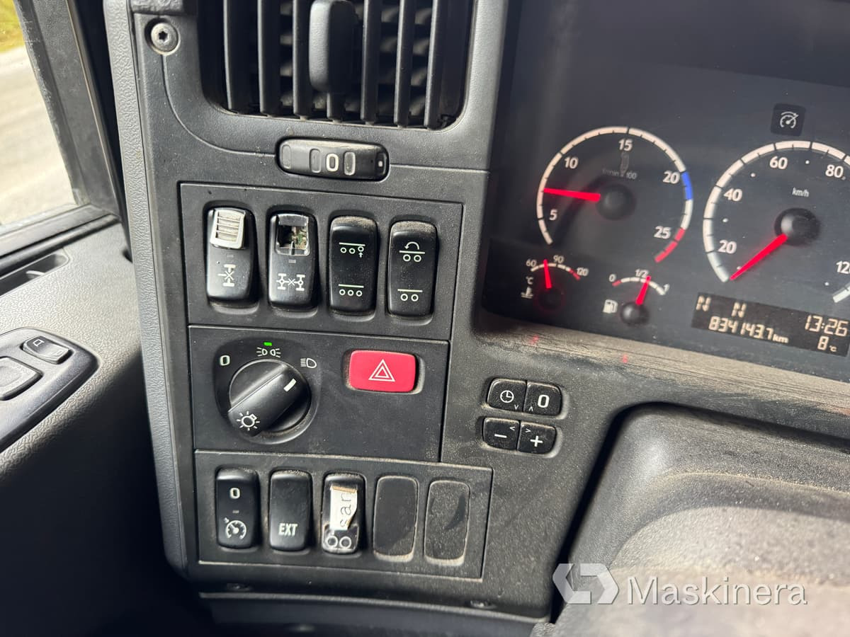 Kravas automašīna pašizgāzējs Scania R500LB8X4*4HHA Kassett bil Scania R500 tridem med vagn: foto 18