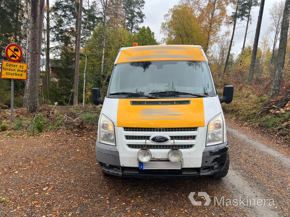 Skåpbil Ford Transit - Kravas mikroautobuss: foto 2 Skåpbil Ford Transit - Kravas mikroautobuss: foto 2