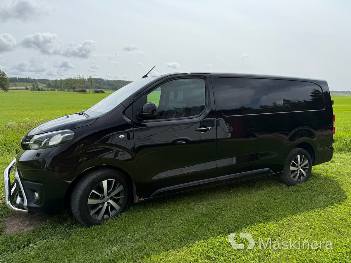 Skåpbil Toyota Proace 2,0 D - Kravas mikroautobuss: foto 1 Skåpbil Toyota Proace 2,0 D - Kravas mikroautobuss: foto 1