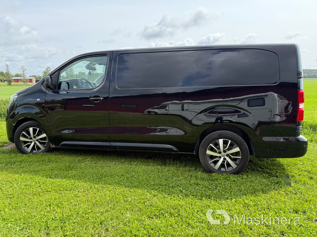 Skåpbil Toyota Proace 2,0 D - Kravas mikroautobuss: foto 2 Skåpbil Toyota Proace 2,0 D - Kravas mikroautobuss: foto 2
