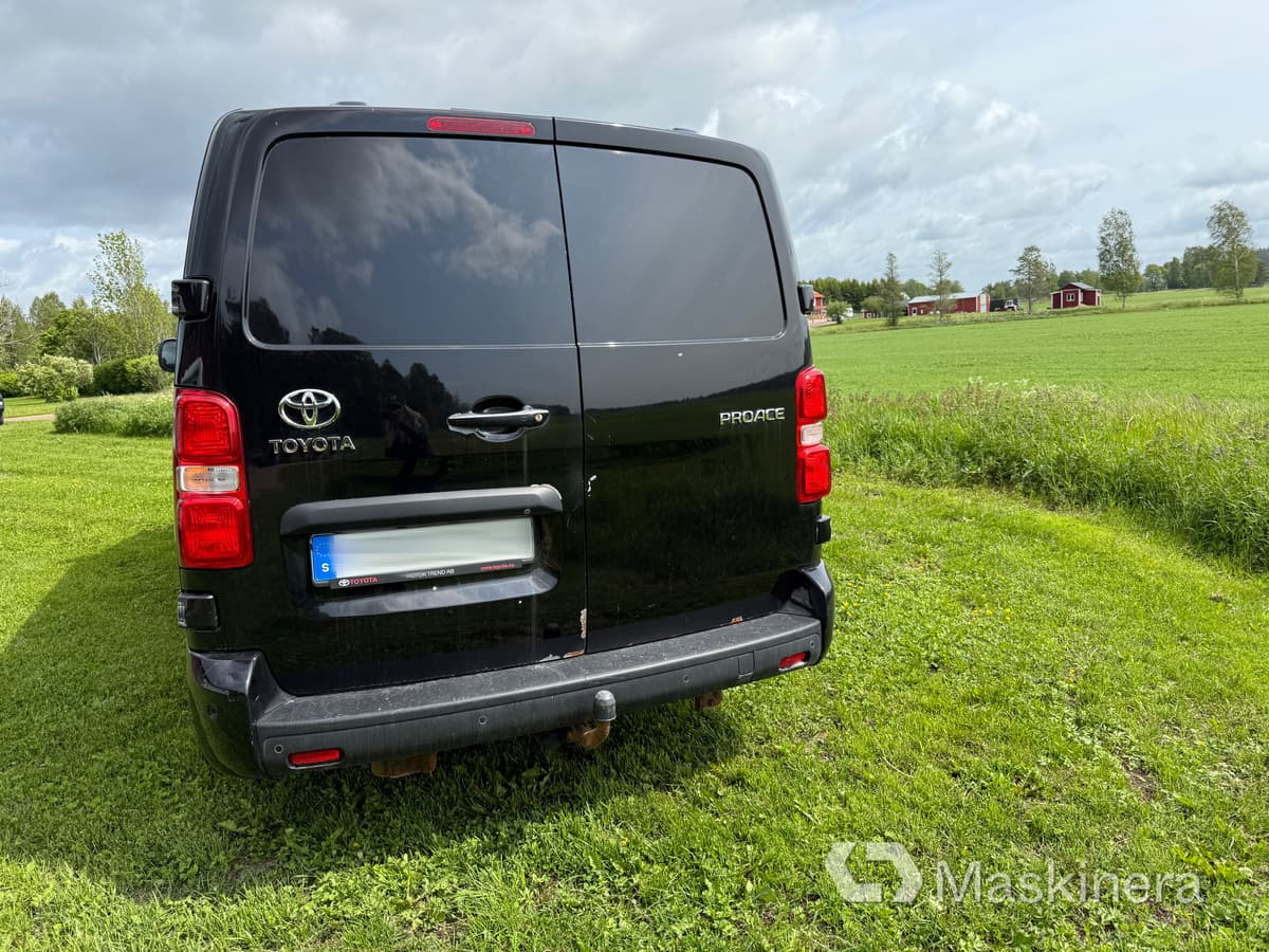 Skåpbil Toyota Proace 2,0 D - Kravas mikroautobuss: foto 4 Skåpbil Toyota Proace 2,0 D - Kravas mikroautobuss: foto 4