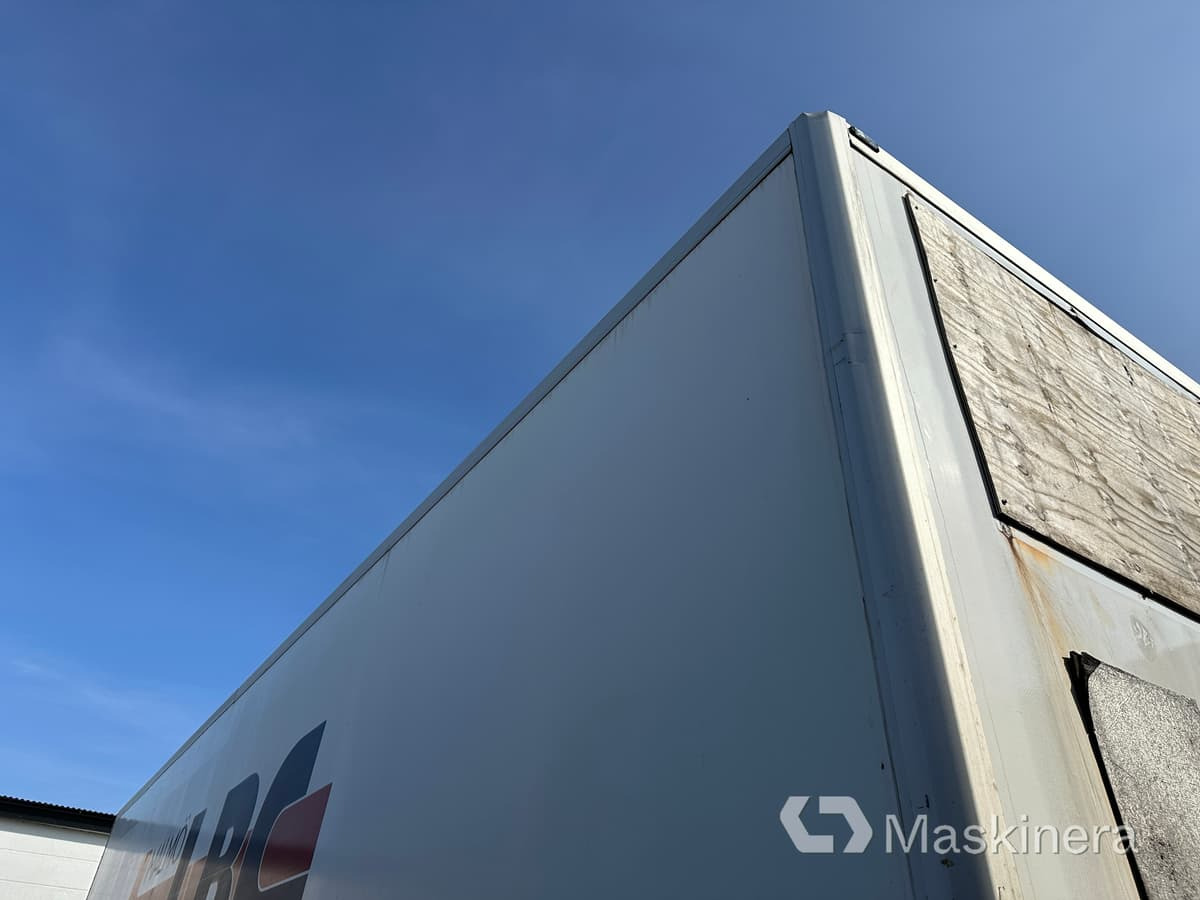 Skåpsläp Närko D4HB13N62 - Piekabe slēgtā virsbūve: foto 4 Skåpsläp Närko D4HB13N62 - Piekabe slēgtā virsbūve: foto 4